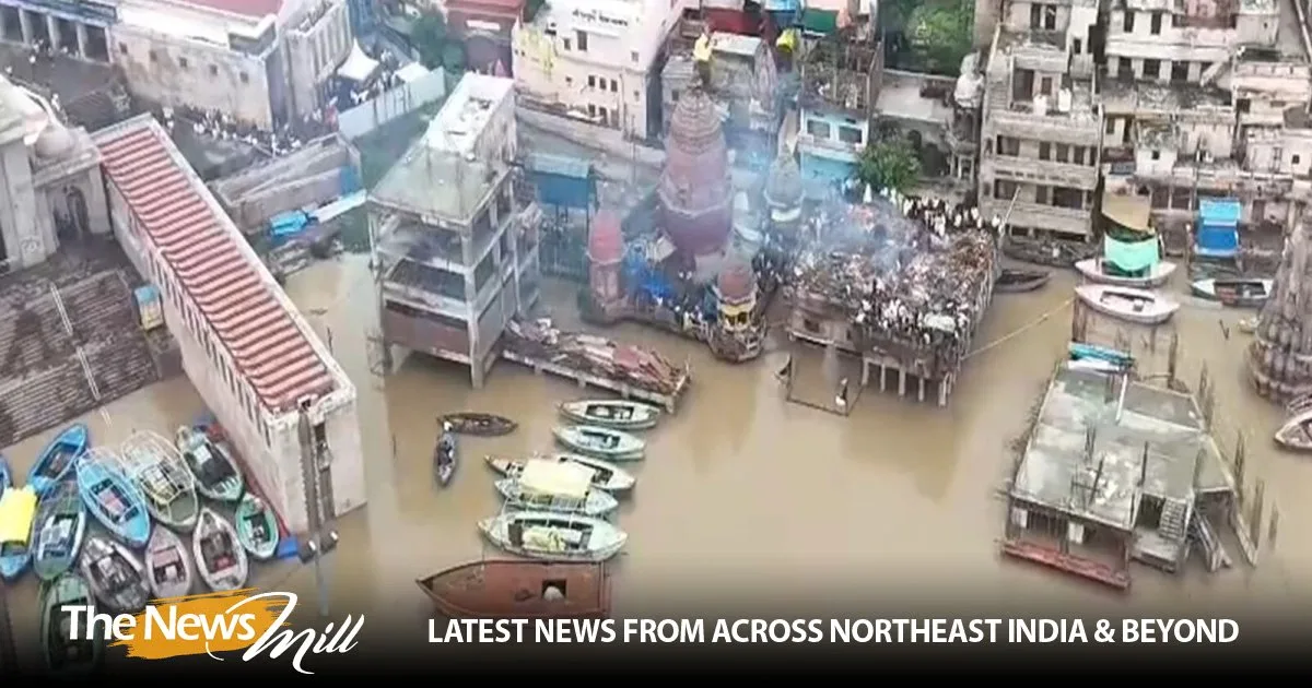 Varanasi DM inspects flood relief camps, vows support to families